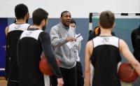 Basketball 1. Bundesliga 15/16 Hauptrunde: Trainer Tyron McCoy (Walter Tigers Tuebingen)