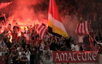 Fussball Regionalliga Sued 2011/2012:  Bayern Fans mit einem Bengalischen Feuer