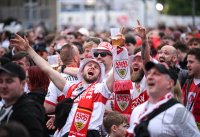 Fussball DFB Pokal Finale 24/25: Arminia Bielefeld - VfB Stuttgart, Public Viewing auf dem Schlossplatz