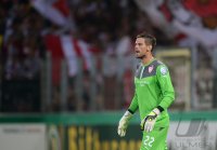 Fussball DFB Pokal 2. Runde 13/14: Torwart Thorsten Kirschbaum (VfB Stuttgart)