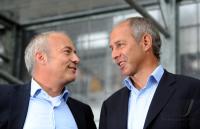 1. Fussball Bundesliga: Praesident Rainer Beeck mit Trainer Reiner Maurer (v.li., 1860 Muenchen)