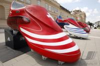 FUSSBALL EURO 2008: Ueberdimensionale Fu&sect;ballschuhe