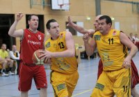 Basketball   UE 40    SV 03 Tuebingen - TV Langen