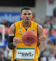 Basketball 1. Bundesliga 13/14:  Walter Tigers Tuebingen - Telekom Baskets Bonn