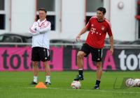 Fussball 1. Bundesliga: Trainer Louis van Gaal, Mark van Bommel (v. li., FCB)