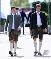 Fussball 1. Bundesliga 15/16: Thomas Mueller (FC Bayern Muenchen) und Robert Lewandowski (FC Bayern Muenchen)
