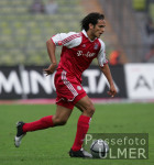 Fussball 1. Bundesliga:Bayern-Hertha, Santa Cruz am Ball
