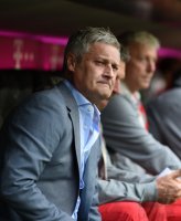 Fussball 1. Bundesliga Saison 14/15: Trainer Armin Veh (VfB Stuttgart)