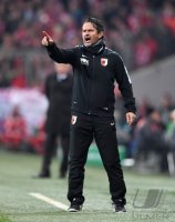 Fussball DFB Pokal 2. Runde 16/17: FC Bayern Muenchen - FC Augsburg