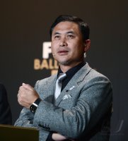 Fussball International  FIFA Ballon d Or 2012: Trainer Norio Sasaki (Japan)