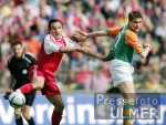 Fussball 1. Bundesliga: Bayern - Bremen, Zweikampf