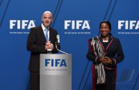 Fussball International: FIFA Praesident Infantino (Schweiz) FIFA Generalsekretaerin Fatma Samoura (Senegal)