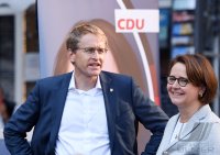 Politik, Wahlkampf CDU; Daniel Guenther und Annette Widmann - Mauz