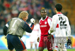 Fussball 1. Bundesliga Bayern-Stuttgart, Kahn feuert Kuffour an
