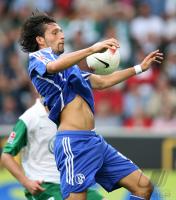 Fussball 1. Bundesliga, Schalke: KURANYI Einzelaktion