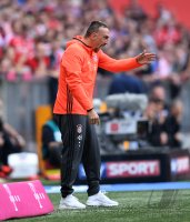 Fussball 1. Bundesliga Saison 16/17: FC Bayern Muenchen - 1. FC Koeln