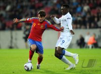 Fussball U21-Europameisterschaft 2011:  Bojan Krkic (li, Spanien) gegen Daniel Welbeck (re, England)