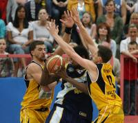 Basketball 1. Bundesliga  06/07 Walter Tigers Tuebingen - Oldenburg