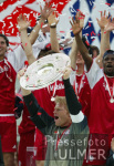 FUSSBALL  1. Liga  FC Bayern  JUBEL Kahn  Meisterschale