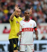 Fussball 1. Bundesliga : Neven Subotic (li, Borussia Dortmund) gegen Cacau (re, VfB Stuttgart)