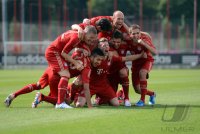 Fussball 1. Bundesliga 2012/2013:  Fototermin beim  FC Bayern Muenchen