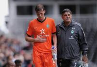 Fussball 1. Bundesliga  Saison 2010/2011:  Tim Borowski (SV Werder Bremen)  verletzt