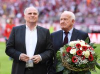 Fussball 1. Bundesliga Saison 17/18: FC Bayern Muenchen -  VfB Stuttgart