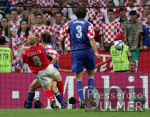 Fussball INTERNATIONAL  EURO 2004  Kroatien - England im Stadion da Luz in Lissabon 21.06.2004