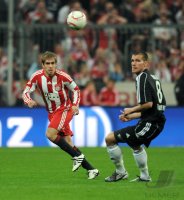 Fussball 1. Bundesliga : Philipp Lahm (li, FC Bayern Muenchen) gegen Christian Eigler (re, 1 FC Nuernberg)