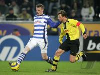 Fussball 1. Bundesliga: Dortmund - Duisburg, Zweikampf