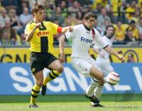 Fussball 1. Bundesliga: Dortmund - Frankfurt, Zweikampf