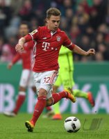 Fussball DFB Pokal 2. Runde 16/17: FC Bayern Muenchen - FC Augsburg