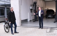 Oberbuergermeister Palmer hat die groesste Photovoltaikanlage Tuebingens offiziell in Betrieb genommen