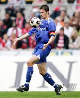 Fussball 1. Bundesliga: Berlin, FRIEDRICH Einzelaktion am Ball