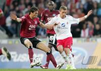 Fussball 1. Bundesliga: Koeln - Hamburg, Zweikampf