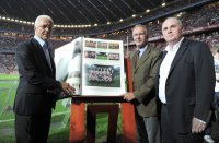 Fussball CHL  Saison 2011/2012: Franz Beckenbauer, Vorstandsvorsitzender Karl Heinz Rummenigge, Praesident Uli Hoeness (v. li., FC Bayern Muenchen)