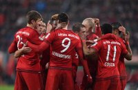 Fussball 1. Bundesliga 15/16: FC Augsburg - FC Bayern Muenchen
