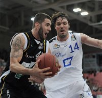 Basketball 1. Bundesliga 2011/2012:  Walter Tigers Tuebingen - Fraport Skyliners Frankfurt