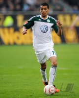 Fussball: 1. Bundesliga Saison 2010/2011: VfL Wolfsburg, CICERO am Ball