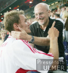 Fussball T-Mobile Bundesliga Salzburg-Mattersburg; Zickler kuesst seine Frau