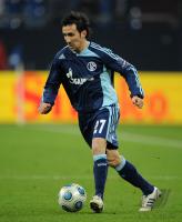 FUSSBALL UEFA CUP: Schalke, SANCHEZ Einzelaktion