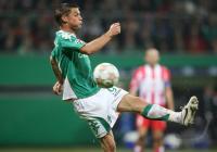 Fussball, Champions League: Werder, ROSENBERG Einzelaktion