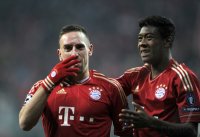 Fussball CHL  Saison 2011/2012:  Jubel nach dem Tor zum 3:1 Franck Ribery , David Alaba (v. li., FC Bayern Muenchen)