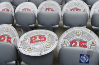 Fussball, 1. Bundesliga  Saison 13/14: Meisterschalen in der Allianz Arena