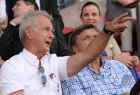 FUSSBALL 1. Bundesliga 2013/2014:  Bonhof (Borussia Moenchengladbach) und Praesidiumsmitglied  Meyer  (Borussia Moenchengladbach)