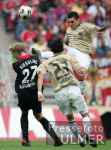 Fussball 1. Bundesliga: Nuernberg - Muenchen, Zweikampf