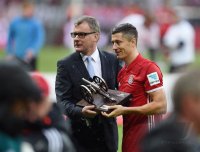 Fussball 1. Bundesliga Saison 15/16: Jubel FC Bayern Muenchen