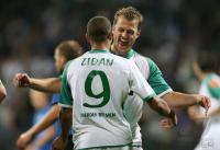 Fussball Ligapokal: Bremen - Hamburg