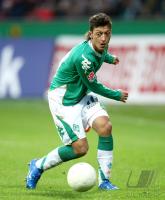 Fussball 1. Bundesliga: Bremen, OEZIL Einzelaktion