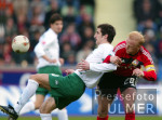 Fussball 1. Bundesliga: Leverkusen - Bremen,  Zweikampf